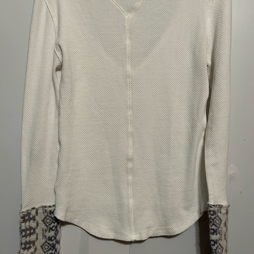 We the free long sleeve shirt with sleeve detail size medium - Picture 4 of 4